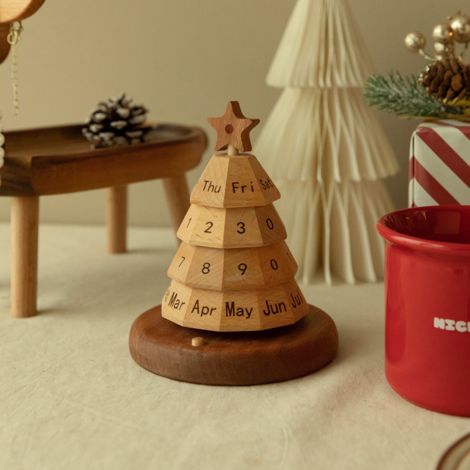 Wooden Christmas Tree Perpetual Calendar – Rotating Holiday Décor
